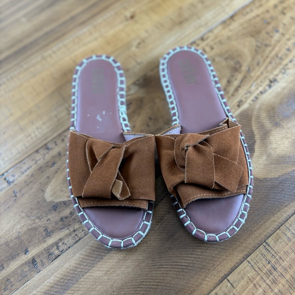 Crevo Tan Suede Knotted Mules - Picture 1 of 6